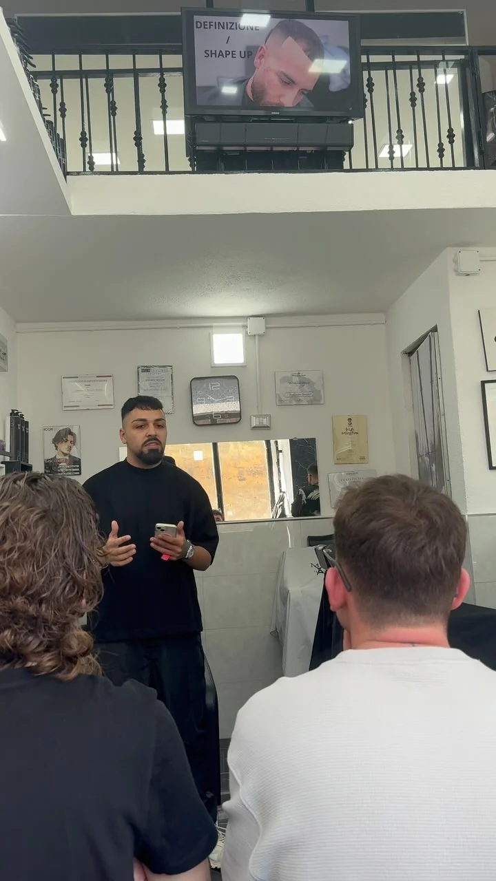 Partecipanti a una giornata formativa barber