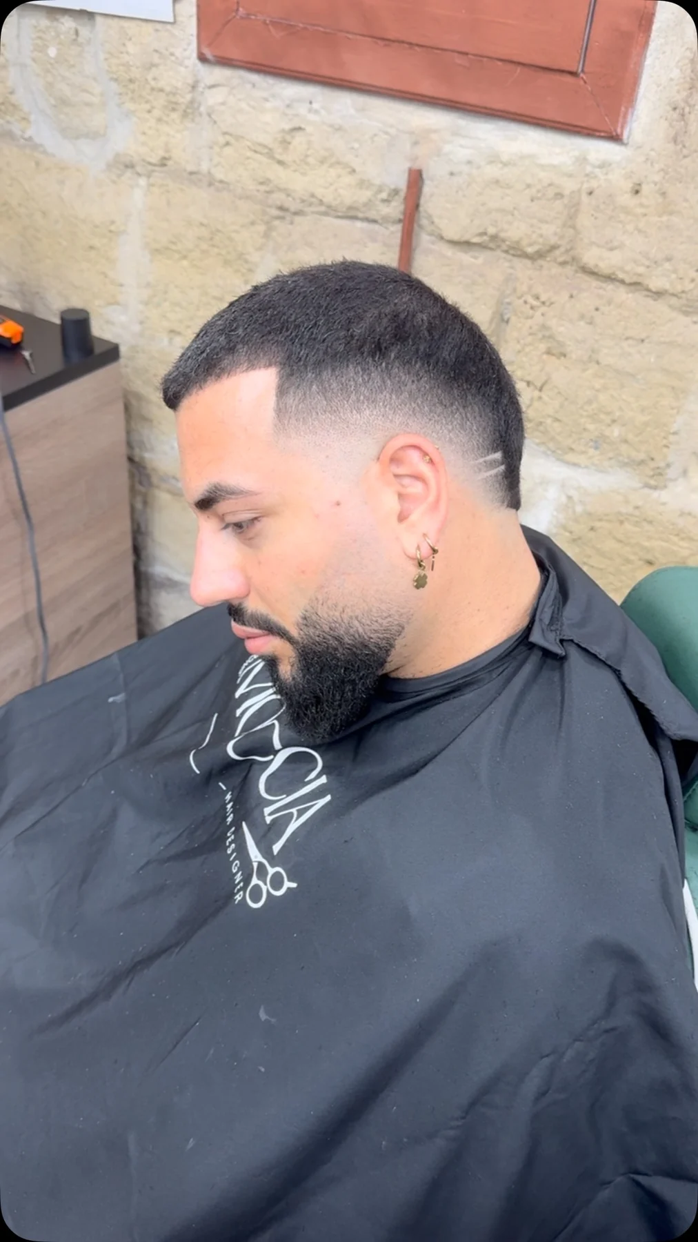 Burst fade con barba rifinita
